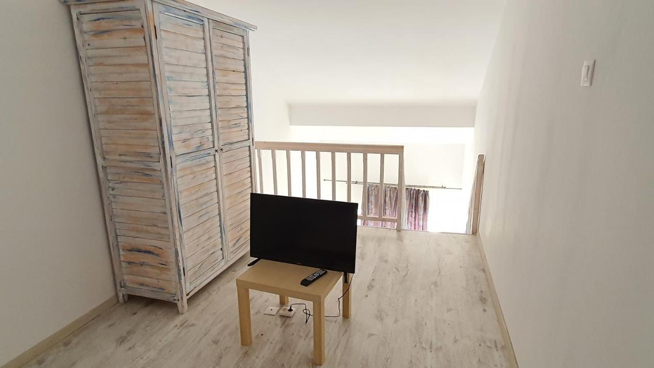 Naiada Villa Ostrov Esterno foto
